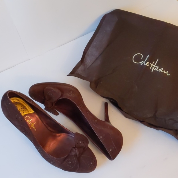 Cole Haan Shoes - Cole Haan chocolate brown suede heels w bow-sz 9B
